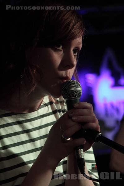 BIRD ON THE WIRE - 2011-01-25 - PARIS - L'International - 